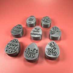 Stempel w kształcie jajka wielkanocnego z kwiatkiem