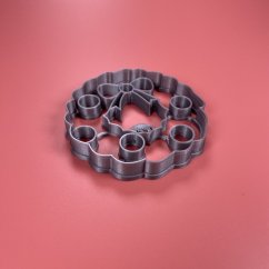 Foremka/wykrawaczka do ciastek w kształcie wieńca bożonarodzeniowego