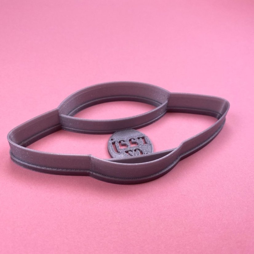 Lietajúci tanier vykrajovačka/formička