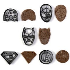 4+1 Akční set vykrajovátek/formiček Hrdinové 2