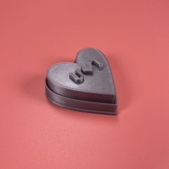 Valentýnské razítko s vykrajovátkem ve tvaru srdce s nápisem I♥U